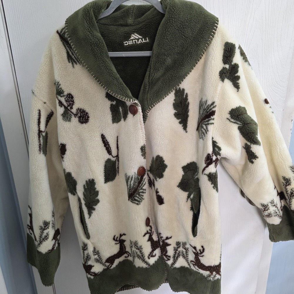 Denali Heavy Fleece Coat Deer, Leaf, Pine Print Medium Buttons Gorpcore USA FLAW